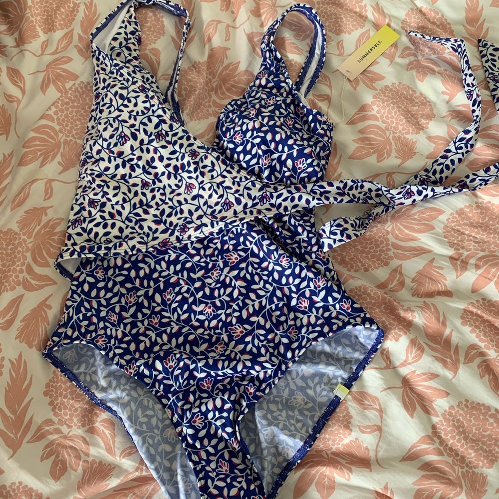 Summersalt The Pefect Wrap One piece